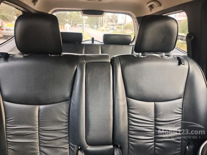 2012 Nissan Grand Livina Ultimate MPV