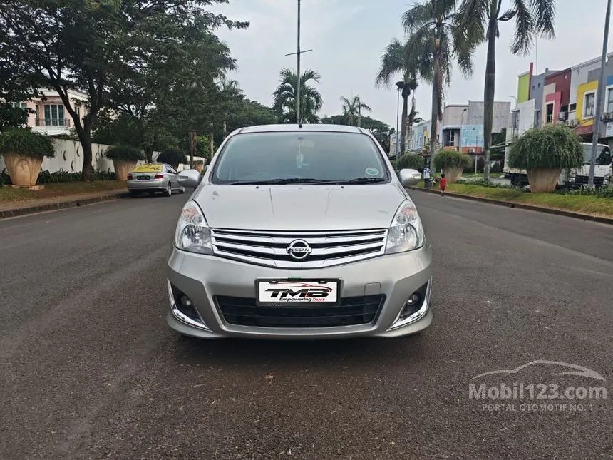 2012 Nissan Grand Livina Ultimate MPV