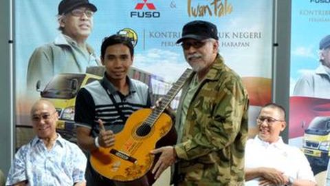 Fuso dan Iwan Fals ajak Masyarakat Surabaya Apresiasi Supir Truk
