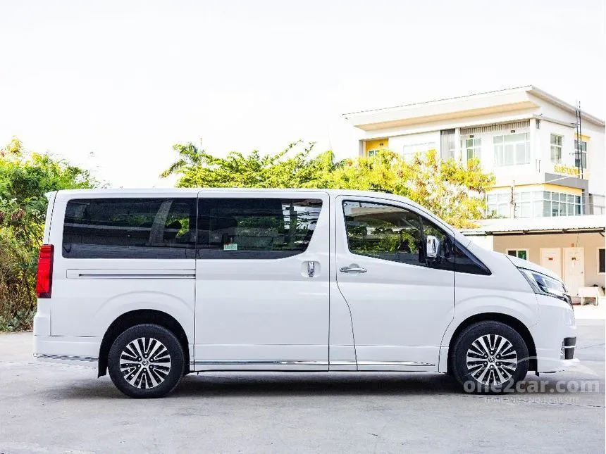 2020 Toyota Majesty Premium Van