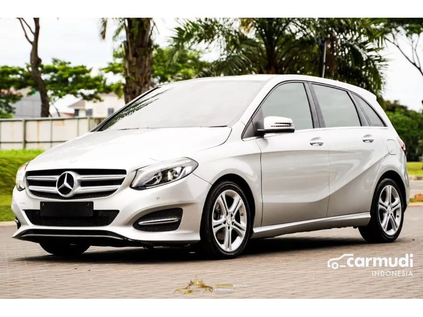 2015 Mercedes-Benz B200 Sport Hatchback