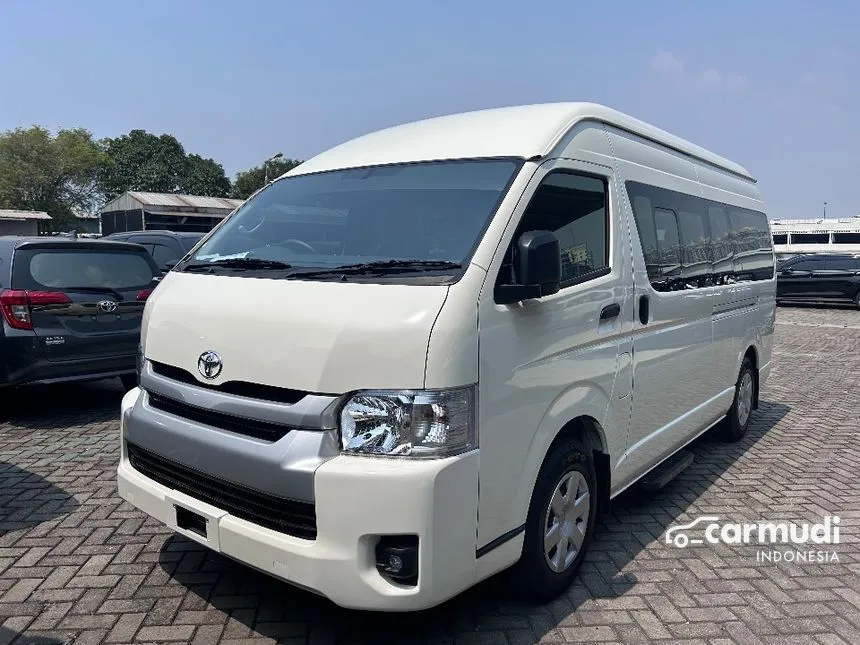 2024 Toyota Hiace Commuter Van Wagon