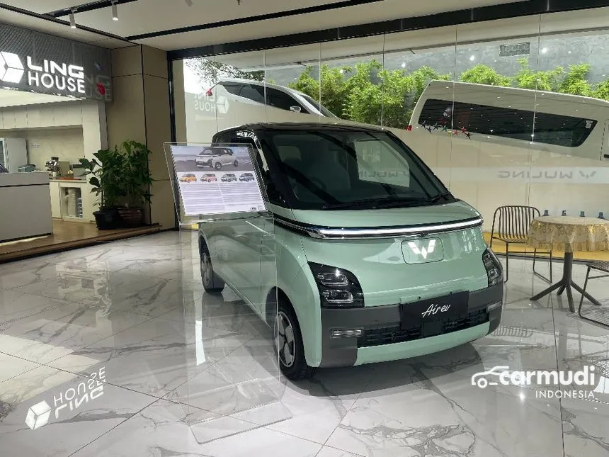 2024 Wuling EV Air ev Standard Range Hatchback