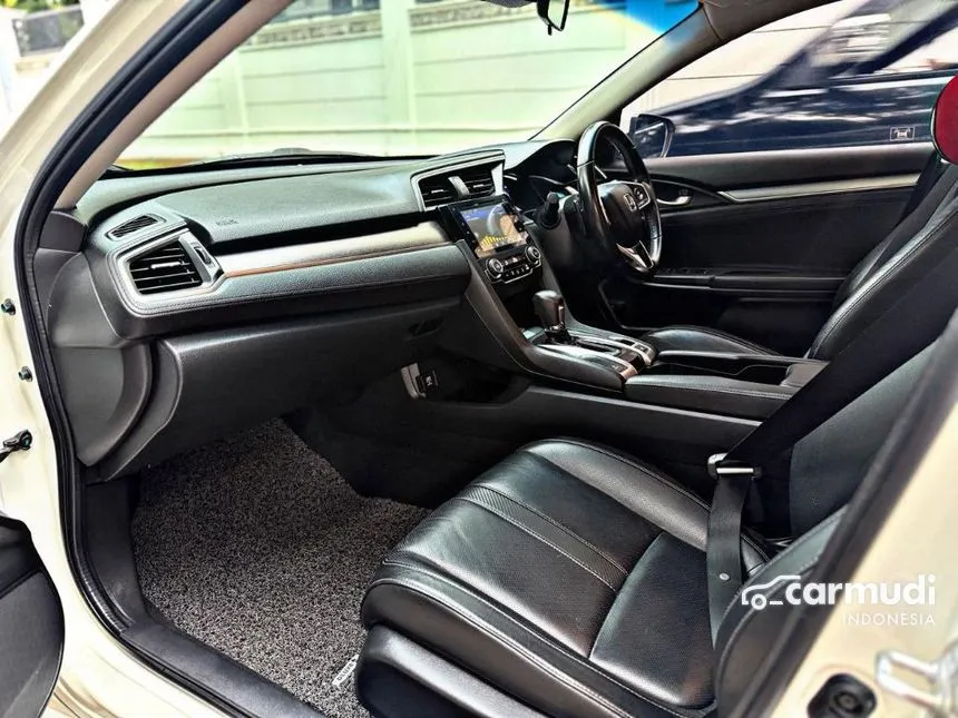 2018 Honda Civic ES Sedan