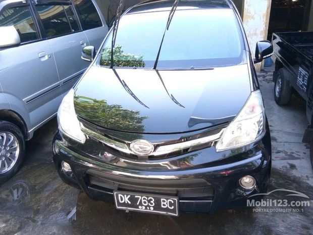 Daihatsu Mobil bekas dijual di Denpasar Bali Indonesia 