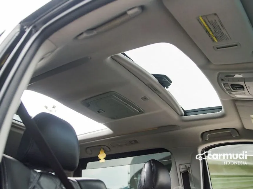 2012 Toyota Vellfire Z MPV