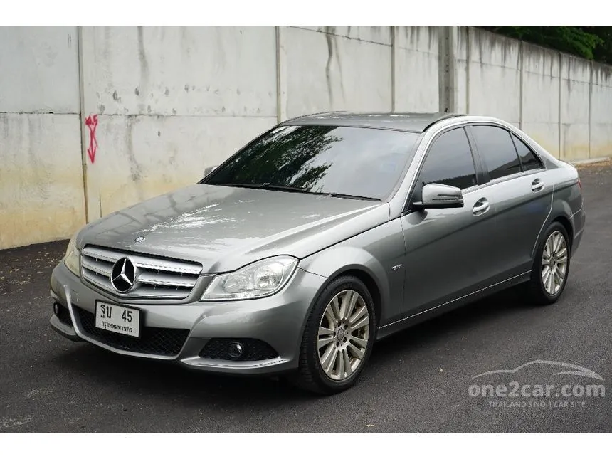 2012 Mercedes-Benz C200 CGI Elegance BlueEFFICIENCY Sedan