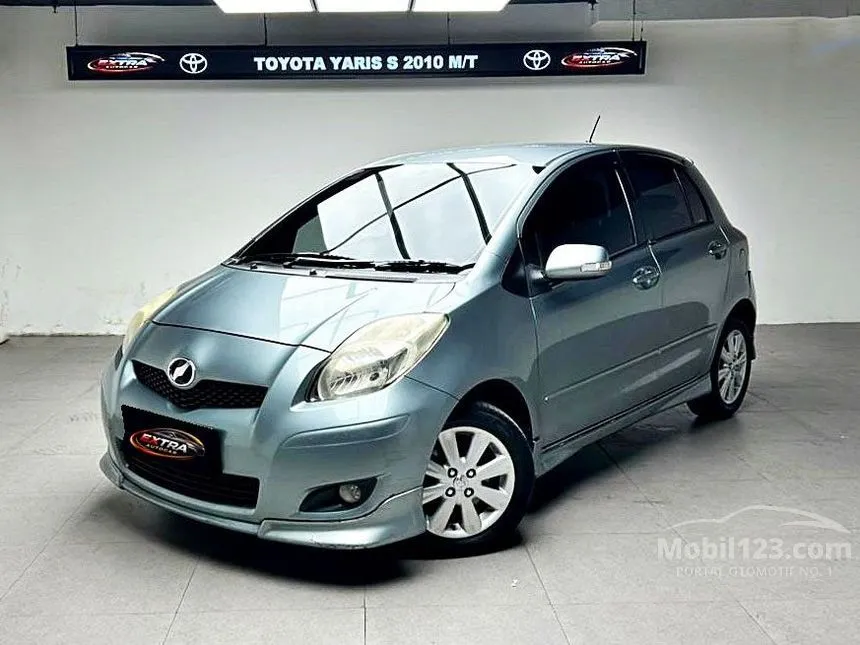 2010 Toyota Yaris S Hatchback