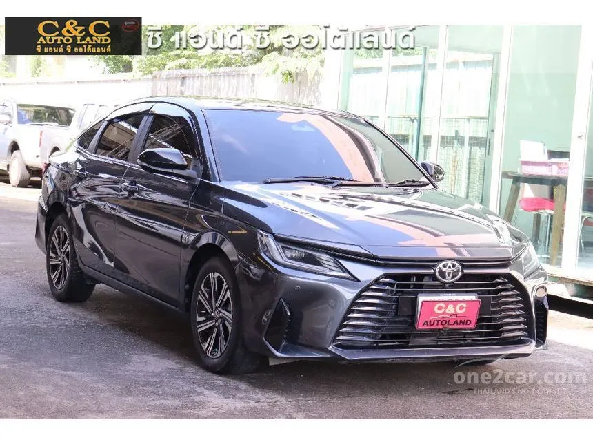 2022 Toyota Yaris Ativ Premium Luxury Sedan