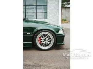 1993 BMW 318i 1.8 Sedan