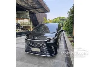 2023 Lexus LM 350h 2.5 7 Seater MPV