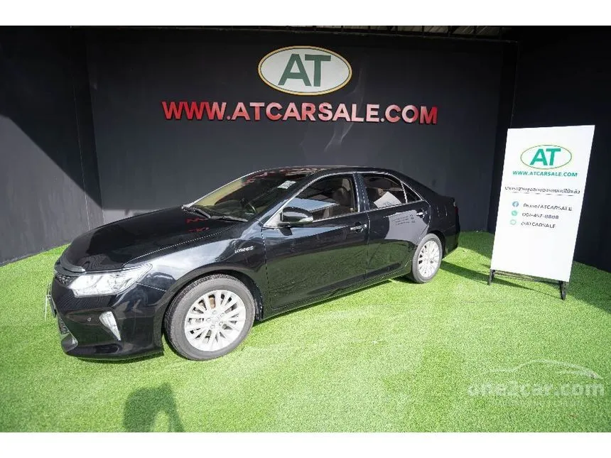 2016 Toyota Camry Hybrid Premium Sedan