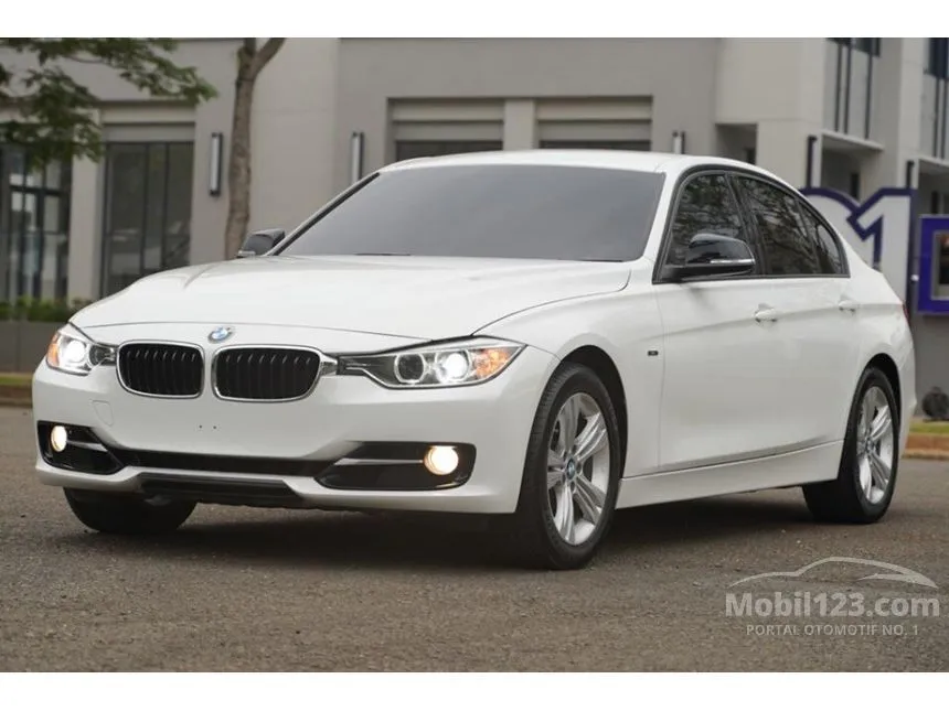 Jual Mobil BMW 320i 2014 Sport 2.0 di DKI Jakarta Automatic Sedan Putih ...