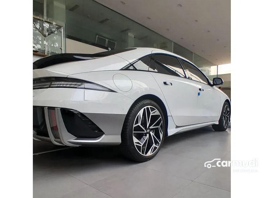 2024 Hyundai IONIQ 6 Signature Long Range Sedan