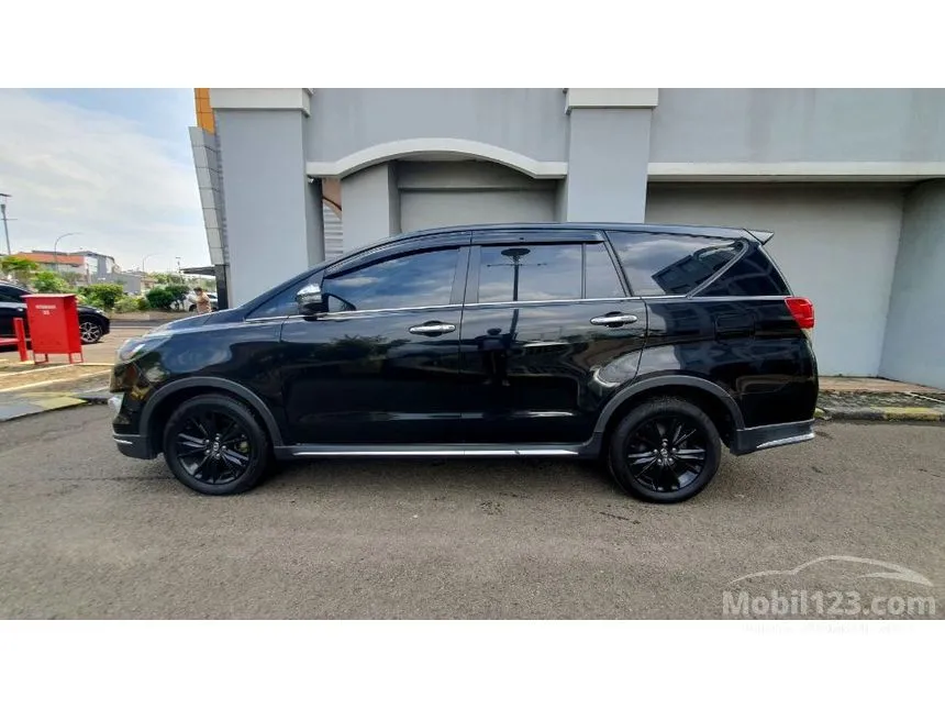 2018 Toyota Kijang Innova Venturer MPV