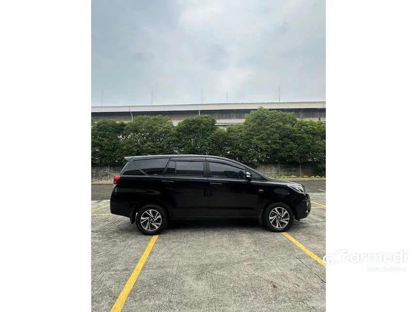2021 Toyota Kijang Innova V Luxury MPV