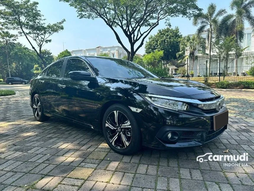 2018 Honda Civic ES Sedan