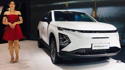 Sudah Dipesan 400 Unit, Apa Kelebihan Mobil Listrik Chery Omoda E5?