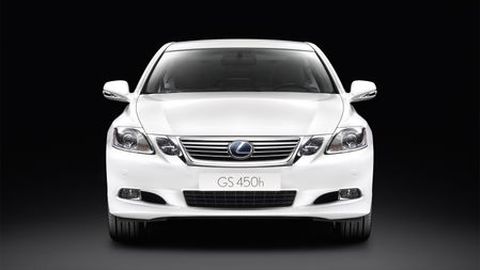 Ratusan Ribu Mobil Lexus Kena Recall