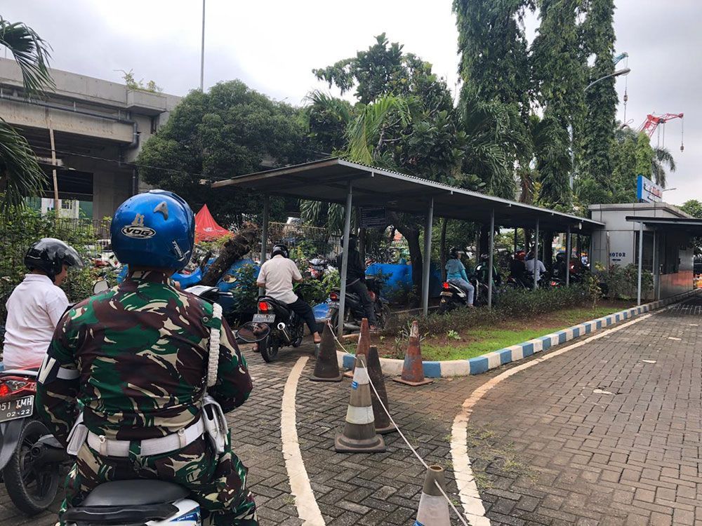 Bayar di Samsat Drive-Thru Jakarta Timur Tidak Sampai 2 Menit
