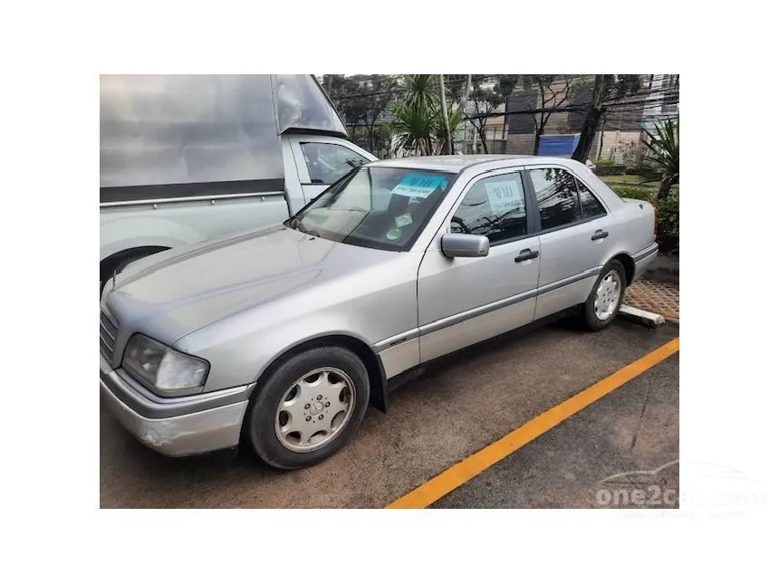 2000 Mercedes-Benz C180 Sedan