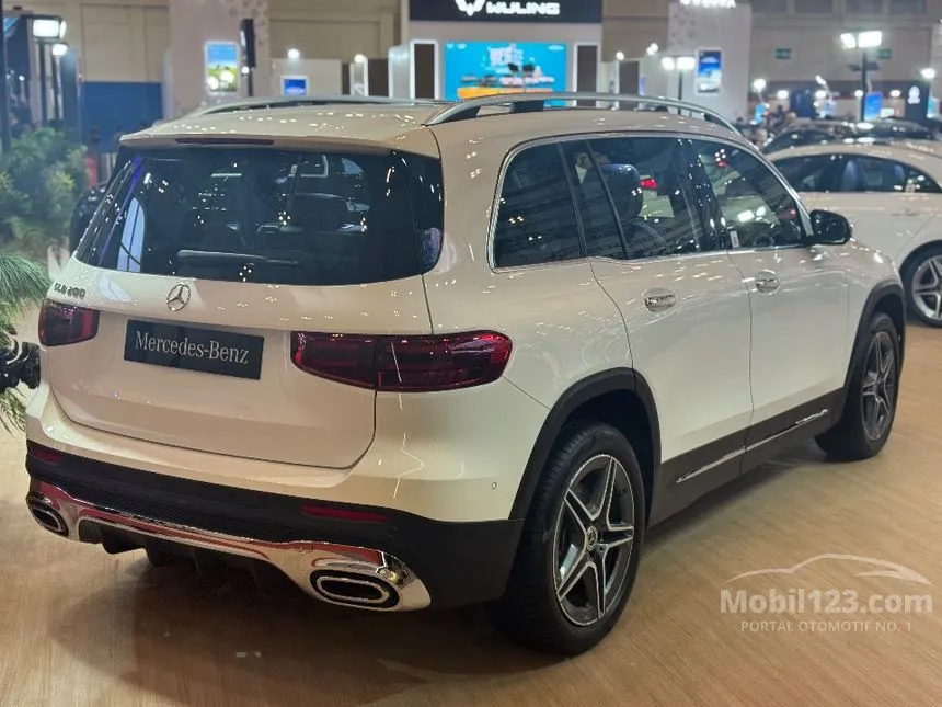 2025 Mercedes-Benz GLB200 AMG Line SUV