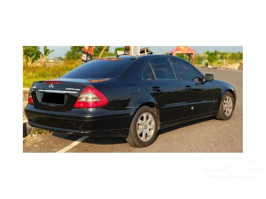 2009 Mercedes-Benz E200K Sedan