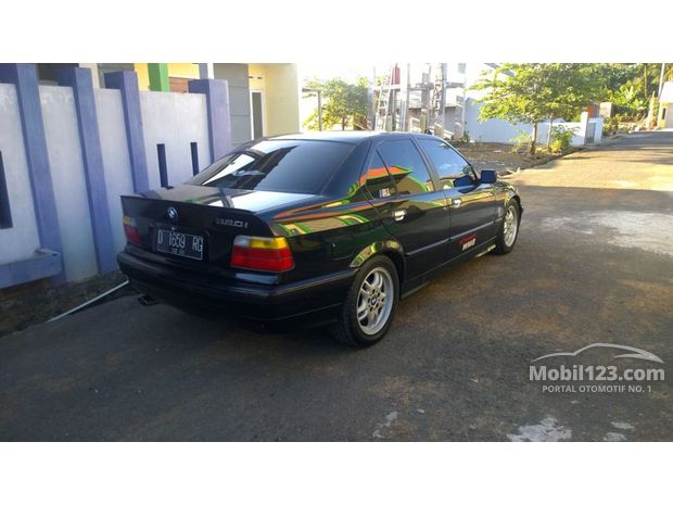 BMW Mobil bekas dijual di Jawa-barat Indonesia - Dari 64 