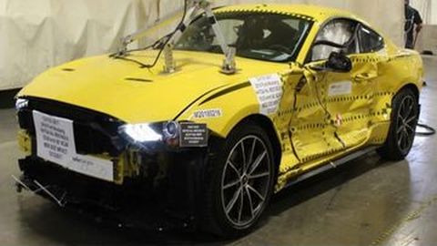 2 Muscle Car Buatan 2018 Dilelang Sangat Murah, Kondisi Remuk