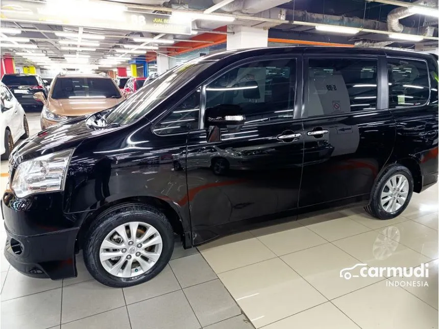 2016 Toyota NAV1 V Limited MPV