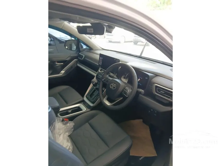 2026 Toyota Kijang Innova Zenix V HV (Non Premium Color) MPV
