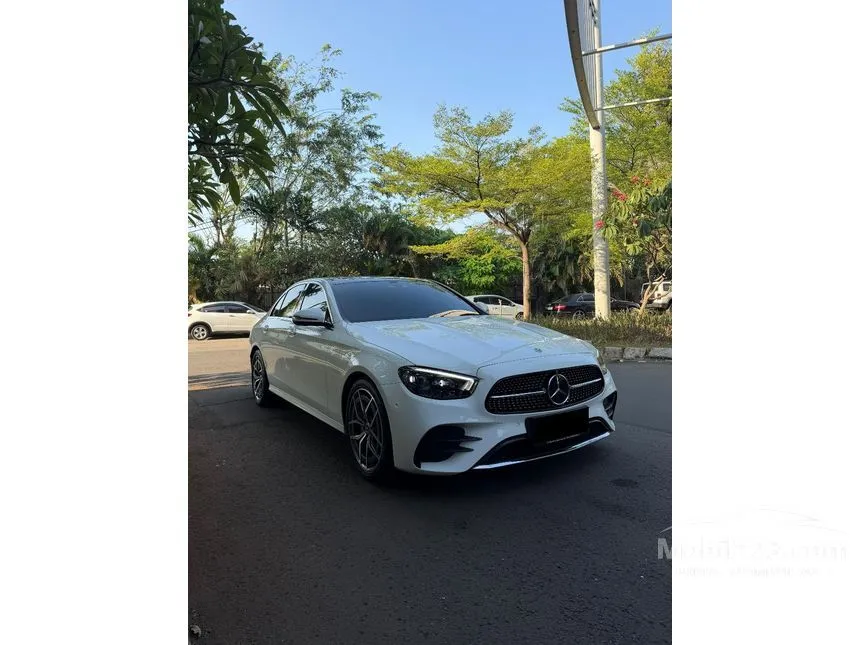 2022 Mercedes-Benz E300 AMG Line Sedan