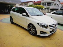 Mercedes-Benz B200 CGI Facelift 5 years warranty nice number for sale