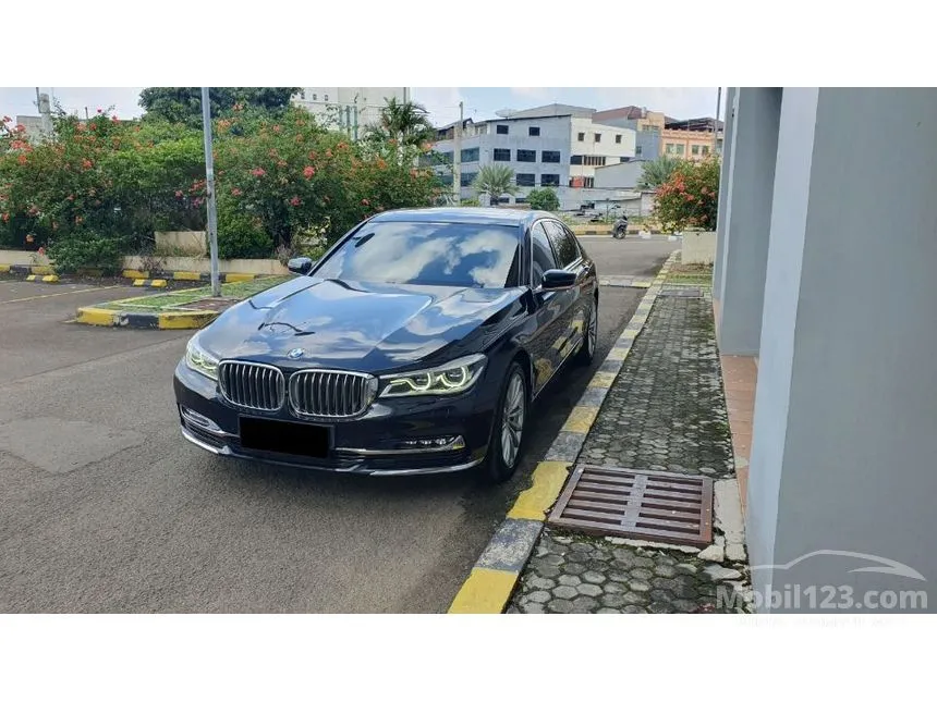 2017 BMW 740Li Sedan