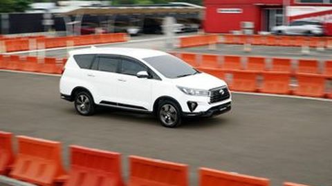Toyota Pastikan Tahun Depan Jual Mobil Hybrid Produksi Lokal di Indonesia