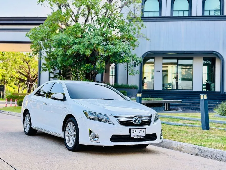 2012 Toyota CAMRY Hybrid Sedan