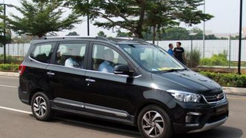 Buruan Test Drive Wuling Confero di GIIAS 2017