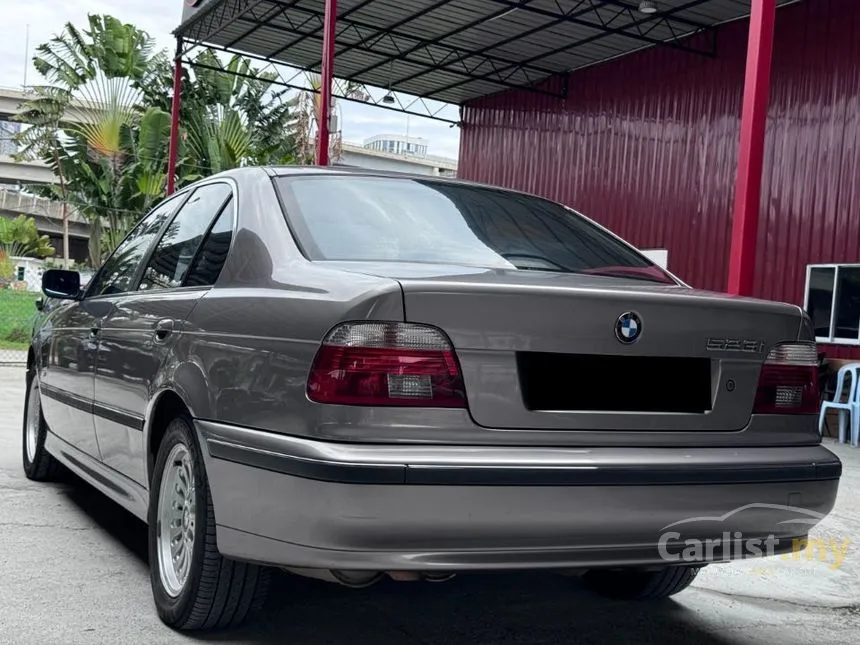 1999 BMW 523i Sedan