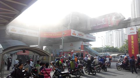 Monorail Coach Tyre Catches Fire, Traffic Delays Expected [UPDATE]
