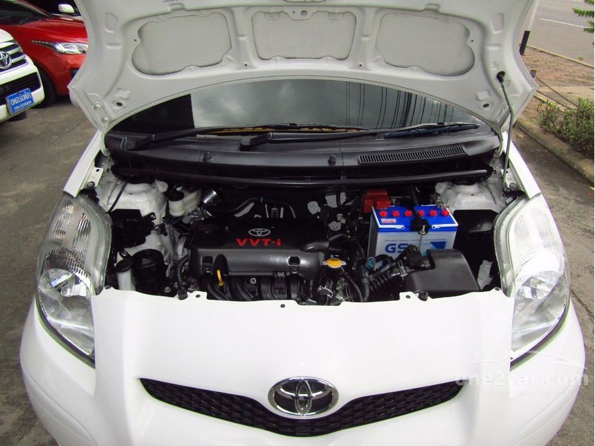 2013 Toyota Yaris J Hatchback