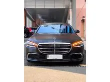 2023 Mercedes-Benz S450L 3.0 Luxury 4MATIC Sedan V223 Facelift Black on Brown Odo 6 Rb (TERMURAH)