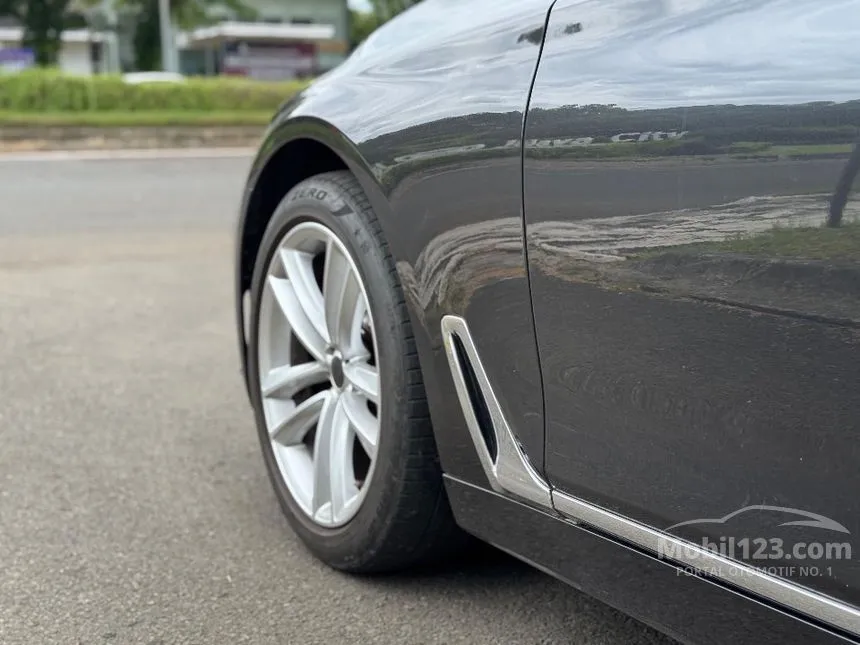 2017 BMW 730Li Sedan
