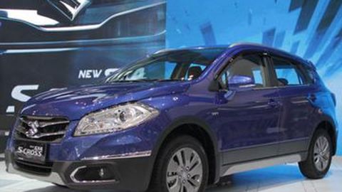 Suzuki SX4 S-Cross Didiskon Rp 25 Juta di IIMS 2017