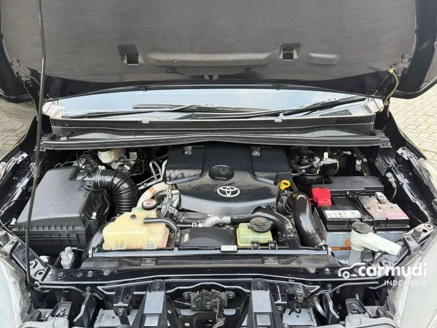 2022 Toyota Kijang Innova Venturer MPV