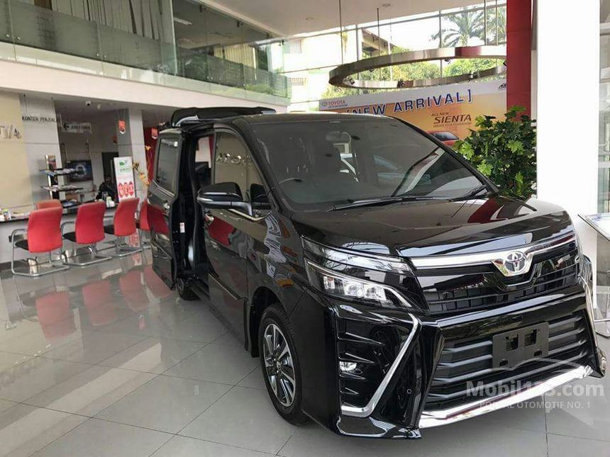 Jual Mobil  Toyota  Voxy  2021 R80 2 0 di DKI Jakarta 