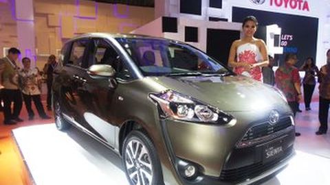 Keluarga Muda? Lirik Toyota Sienta!