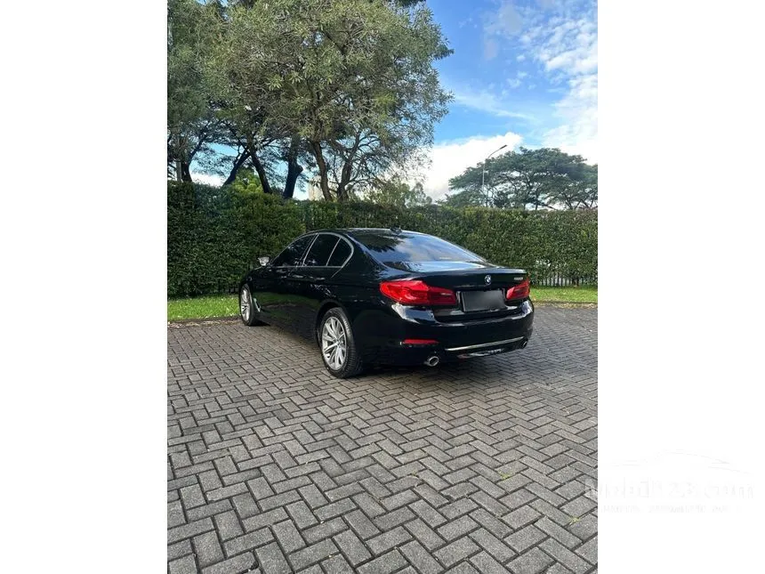 2018 BMW 520i Luxury Sedan