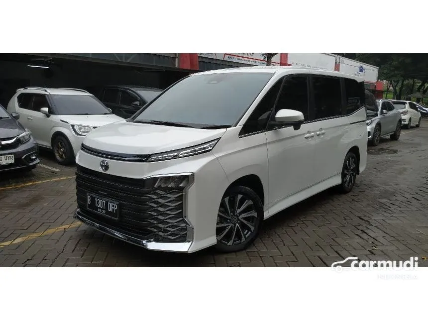 Jual Mobil Toyota Voxy 2022 2.0 di DKI Jakarta Automatic Van Wagon Putih Rp 500.000.000