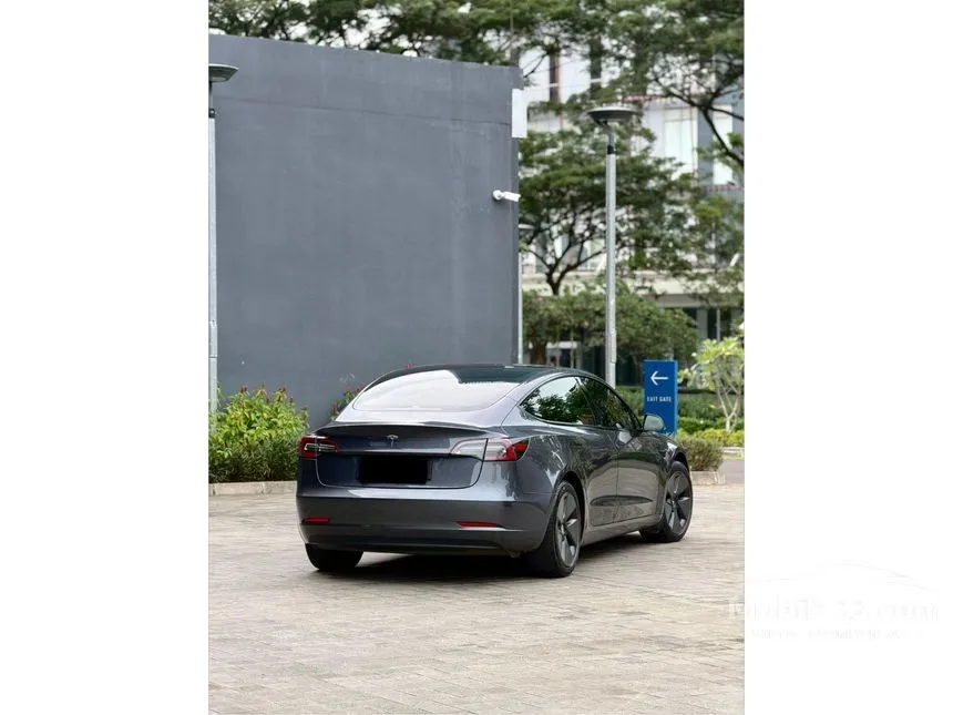 2021 Tesla Model 3 Long Range Sedan