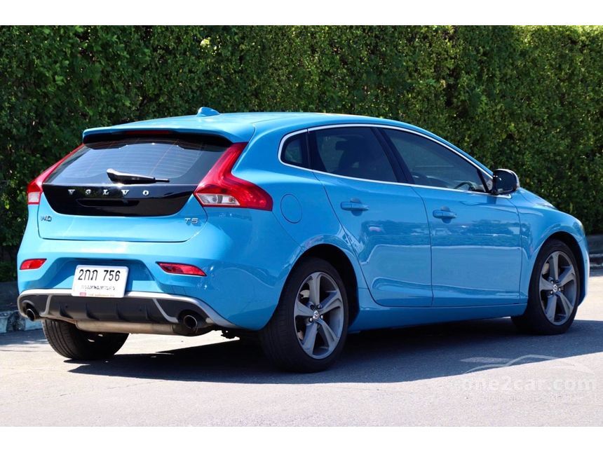 Volvo v40 t5